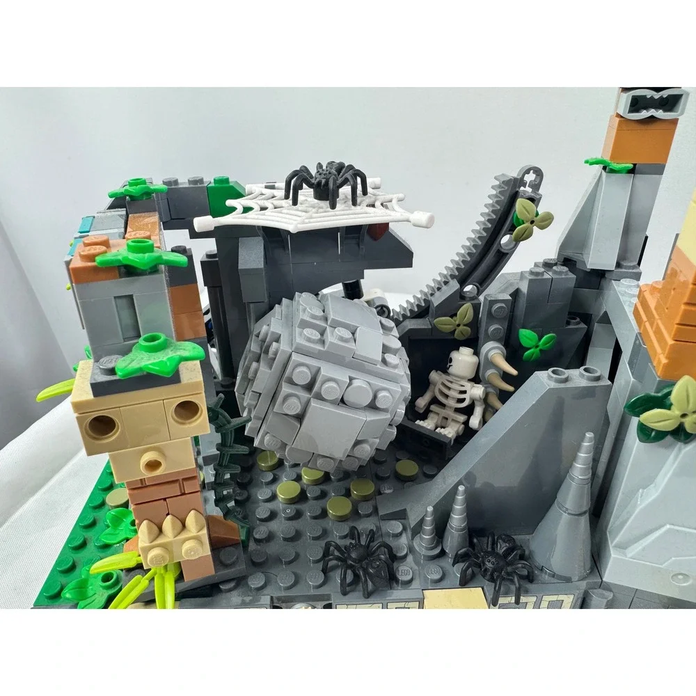 LEGO Indiana Jones 77015 Temple of the Golden Idol